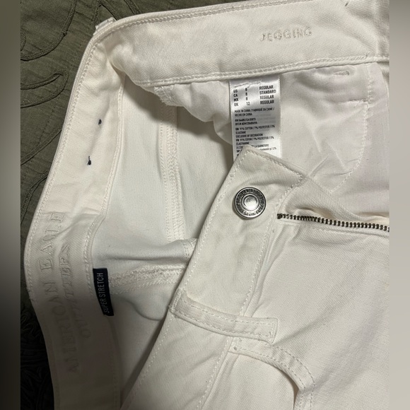 American Eagle white jegging, size 8 - Picture 2 of 3